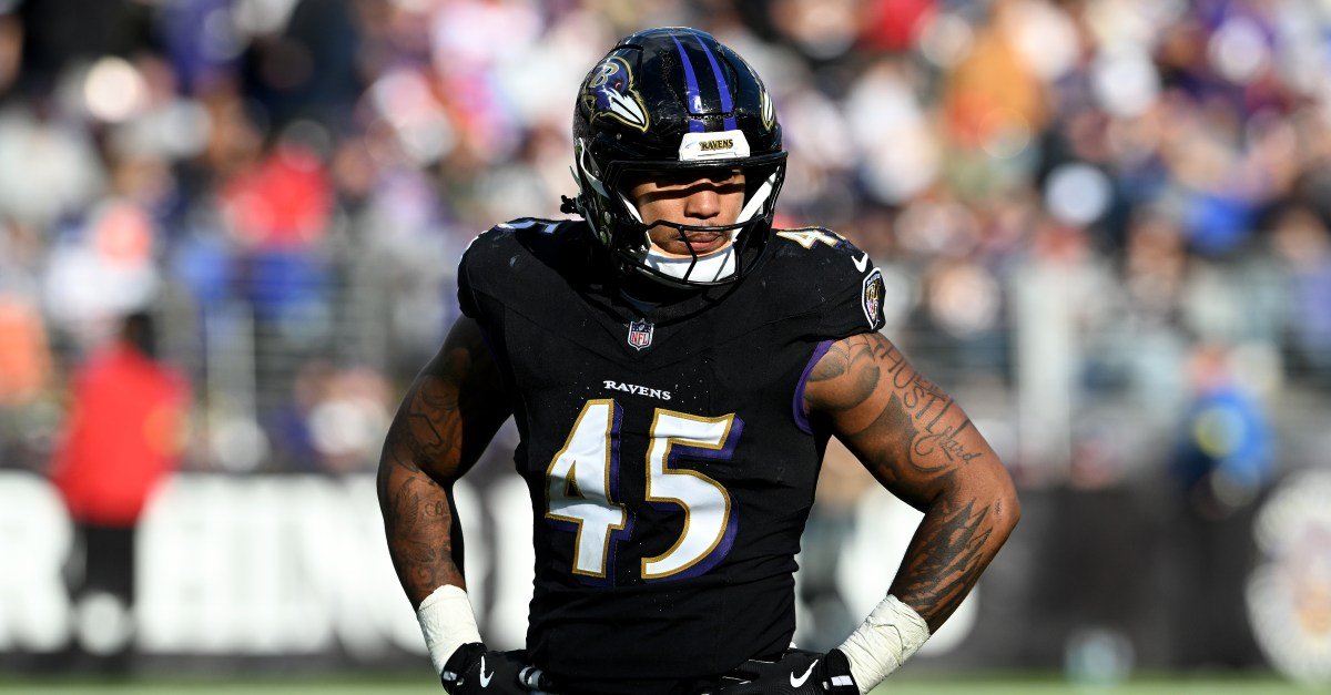 gettyimages 2243885282 The Baltimore Ravens posted their inactives for their Week 11 matchup with the Cleveland Browns: Rookie outside linebacker Mike Green is active despite injuring his ankle in practice this week. He was listed as questionable coming into the game after missing practice on Friday. Rookie defensive tackle Aeneas Peebles and veteran offensive tackle Joe Noteboom