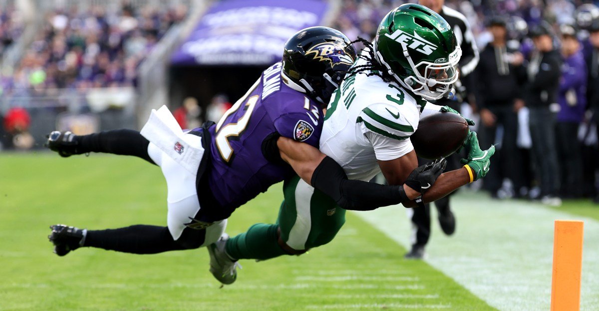 gettyimages 2248103296 The Baltimore Ravens won on Sunday and the Pittsburgh Steelers lost. The long road back to the top of the AFC North is complete for the Ravens. Baltimore wins the AFC North record tiebreaker because of Pittsburgh’s loss to the Bengals earlier this season. We will keep updating as the day moves on. AFC standings